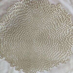 8 Round Gold placemats